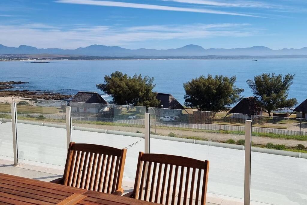 Appartamento Nautica 204 At The Bay Mossel Bay Esterno foto